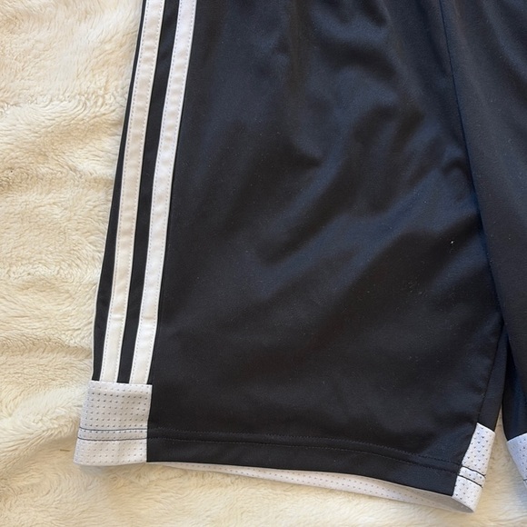 Adidas Black Athletic Shorts youth size medium - Picture 4 of 9